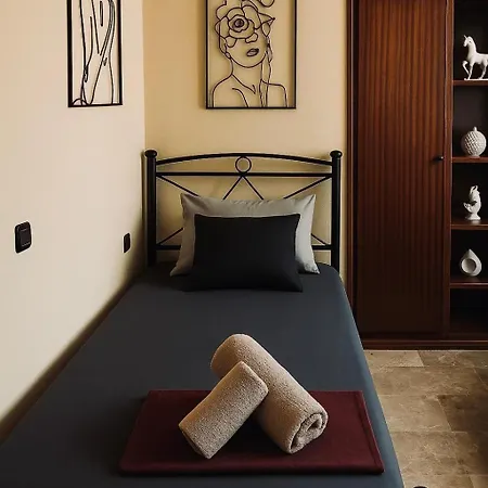 Lägenhet Elaphos House